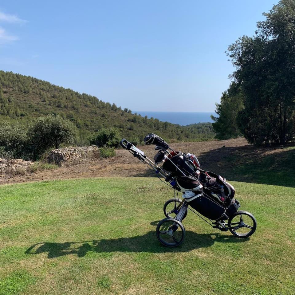 Hameau Des Amandiers-Vue Mer & Golf Saint-Cyr-sur-Mer Exterior photo